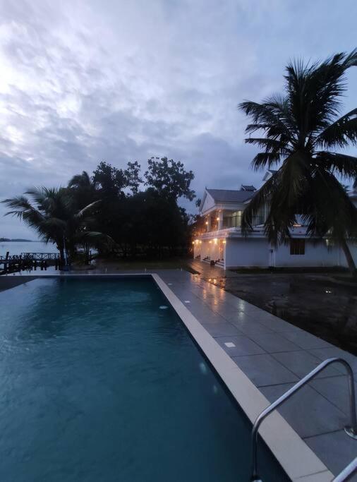 Riveria Portico Villa North Paravur Buitenkant foto