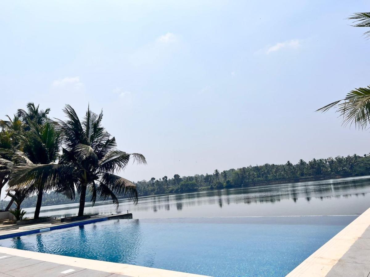 Riveria Portico Villa North Paravur Buitenkant foto